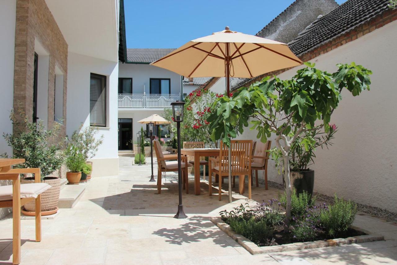 Bed and Breakfast Haus Renée Podersdorf am See Exterior foto