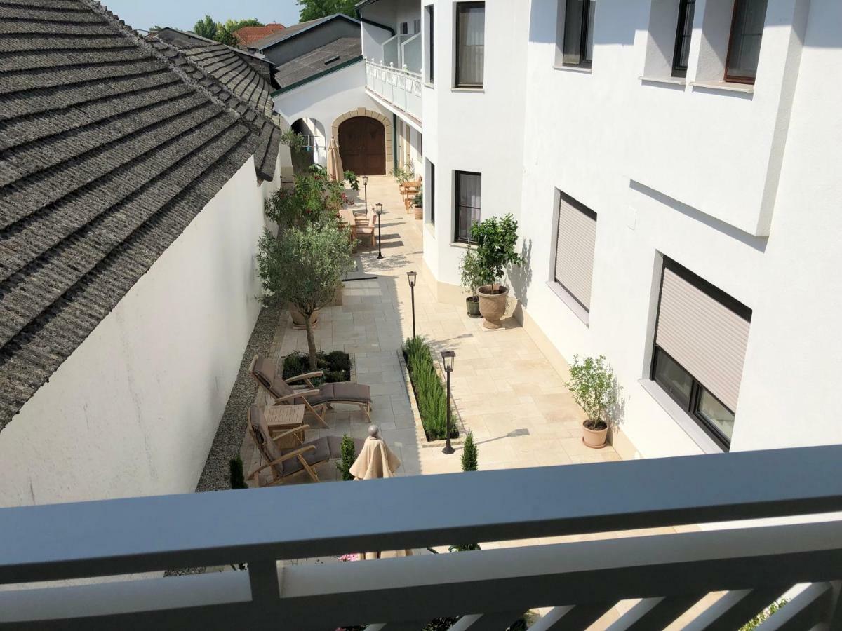 Bed and Breakfast Haus Renée Podersdorf am See Exterior foto